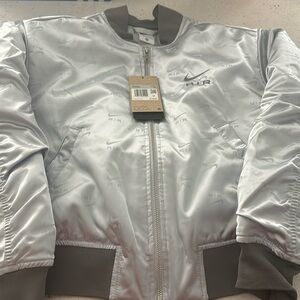 Women’s Nike therma fit jacket• BRAND NEW• Never worn